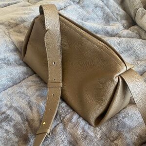 Chic Tan/Grey Women's Shoulder Bag
